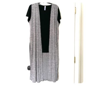 EUC LuLaRoe black classic t BOGO!